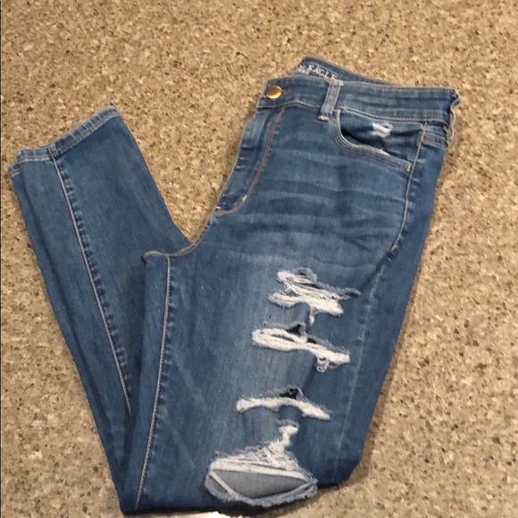 American Eagle Outfitters Denim - American eagle distressed jeggings!
